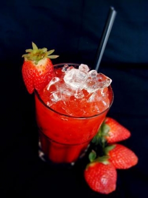 Strawberry Caipiroska cocktail recipe | Cocktails Spirits Liquors
